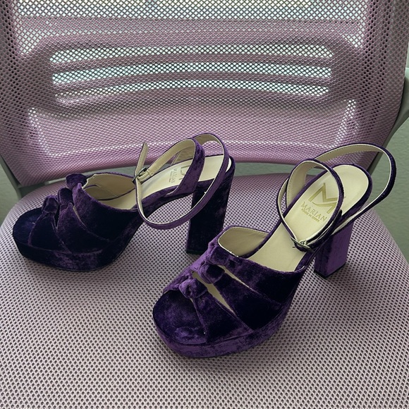 Crushed velvet purple Marian Spain heels - Picture 2 of 9